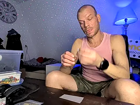 Snapshot of Kinky_Play1 chatting on February 1, 2026, 8:07 pm Kinky Play1 online show from February 1, 2026, 8:07 pm