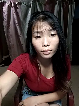 Snapshot of Fish_yellow chatting on October 23, 2025, 4:28 pm Fish yellow online show from October 23, 2025, 4:28 pm