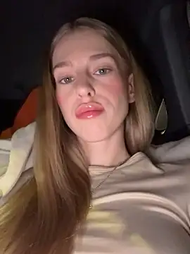 kira mia online show from January 9, 2026, 4:43 pm