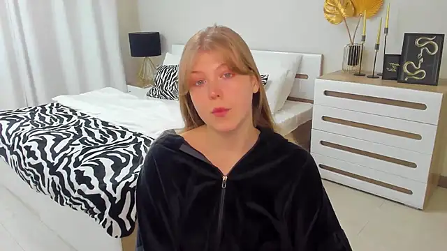 Snapshot of Stella_Light chatting on November 8, 2025, 4:23 am Stella Light online show from November 8, 2025, 4:23 am