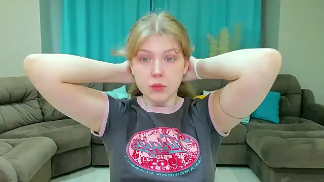 Snapshot of Stella_Light chatting on November 18, 2025, 4:28 am Stella Light online show from November 18, 2025, 4:28 am