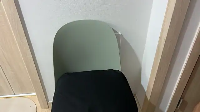 jihoooon 00 online show from November 28, 2025, 2:31 pm