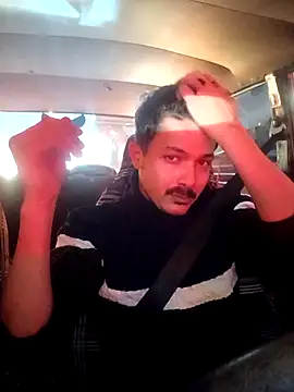 Snapshot of Axe-man_44 chatting on November 14, 2025, 2:27 pm Axe-man 44 online show from November 14, 2025, 2:27 pm