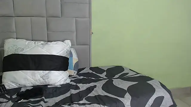 Mimi Passion online show from December 19, 2025, 4:47 pm