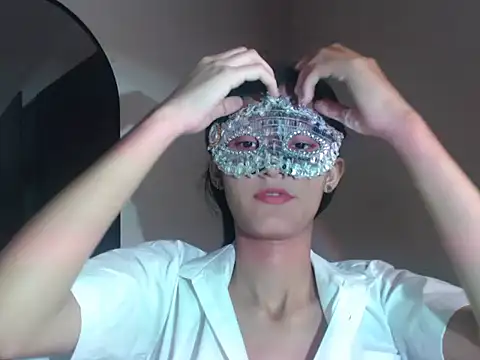 Hottie hania online show from November 12, 2025, 6:30 pm