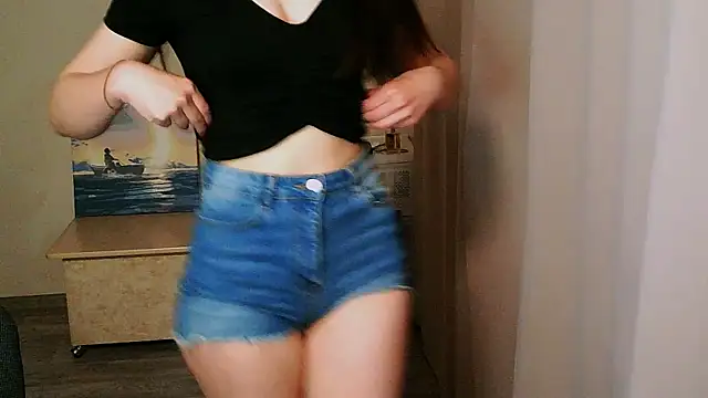 Cute Maria  online show from April 17, 2026, 7:06 pm