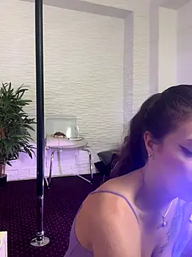 IvorySwan online show from December 14, 2025, 5:35 am