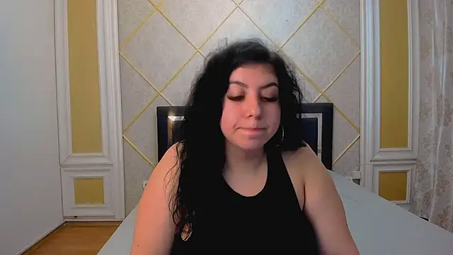 Snapshot of CurvyBabeXo chatting on October 19, 2025, 7:36 pm CurvyBabeXo online show from October 19, 2025, 7:36 pm