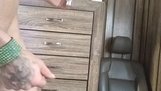 alphacloudGod online show from November 15, 2025, 7:10 pm