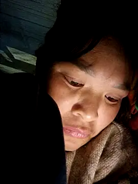 chipu06 online show from November 19, 2025, 2:50 pm