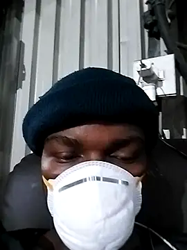 loVbRo1 online show from November 13, 2025, 7:02 pm