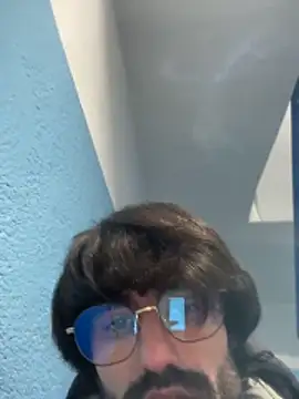 Snapshot of Paapii1098 chatting on December 3, 2025, 9:13 pm Paapii1098 online show from December 3, 2025, 9:13 pm