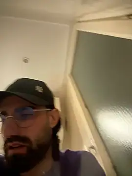 Snapshot of Paapii1098 chatting on February 22, 2026, 6:39 pm Paapii1098 online show from February 22, 2026, 6:39 pm