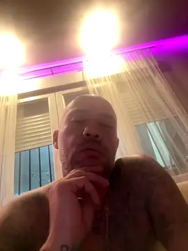 Snapshot of gitanoMad chatting on November 23, 2025, 11:48 pm gitanoMad online show from November 23, 2025, 11:48 pm