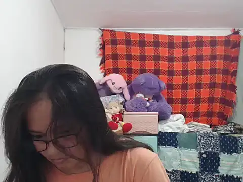 Snapshot of Kinkybela2025 chatting on October 28, 2025, 2:20 pm Kinkybela2025 online show from October 28, 2025, 2:20 pm