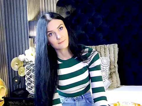 Snapshot of KendraNoir chatting on December 3, 2025, 6:21 am KendraNoir online show from December 3, 2025, 6:21 am