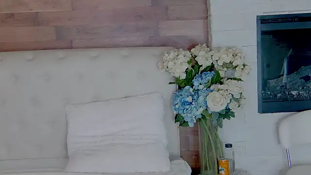 Snapshot of KendraNoir chatting on January 12, 2026, 6:51 am KendraNoir online show from January 12, 2026, 6:51 am