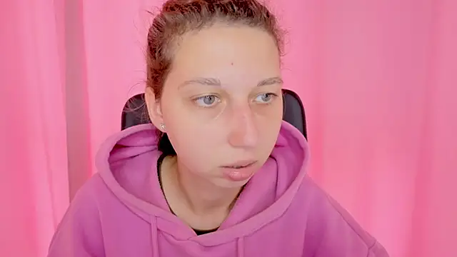 Snapshot of CuteEllii chatting on October 22, 2025, 9:31 am CuteEllii online show from October 22, 2025, 9:31 am