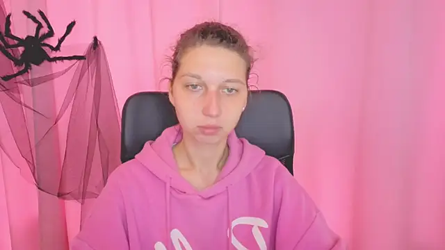 Snapshot of CuteEllii chatting on October 27, 2025, 11:14 am CuteEllii online show from October 27, 2025, 11:14 am