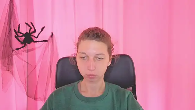 Snapshot of CuteEllii chatting on October 30, 2025, 11:00 am CuteEllii online show from October 30, 2025, 11:00 am