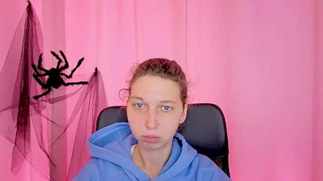 Snapshot of CuteEllii chatting on November 11, 2025, 11:10 am CuteEllii online show from November 11, 2025, 11:10 am