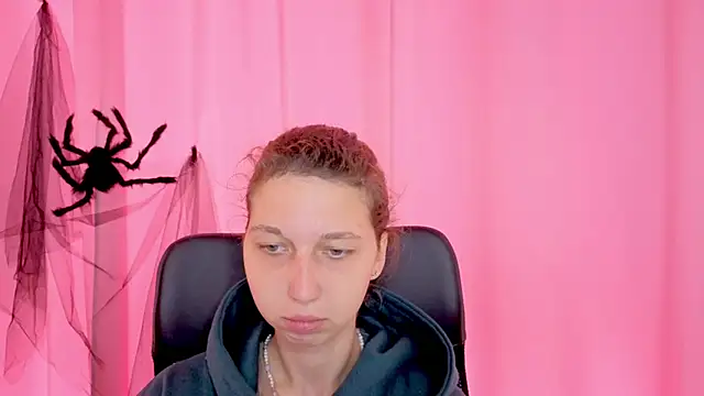 Snapshot of CuteEllii chatting on November 12, 2025, 10:48 am CuteEllii online show from November 12, 2025, 10:48 am