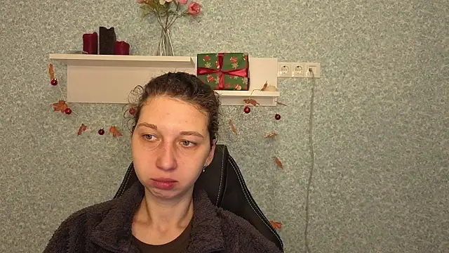 Snapshot of CuteEllii chatting on December 15, 2025, 5:23 am CuteEllii online show from December 15, 2025, 5:23 am