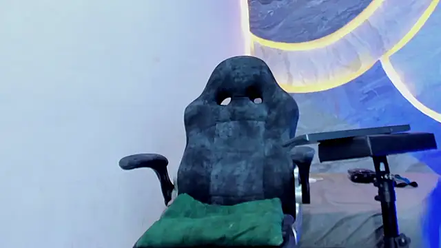 Sex Boy 33  online show from November 4, 2025, 4:11 am