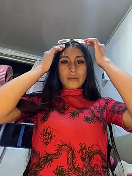 Violeet-Smith online show from November 4, 2025, 2:54 am