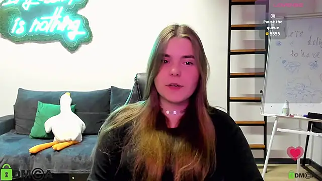 MiraaBloom online show from November 11, 2025, 2:06 pm