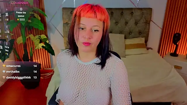 Snapshot of camilaa_lux chatting on February 25, 2026, 1:54 pm camilaa lux online show from February 25, 2026, 1:54 pm