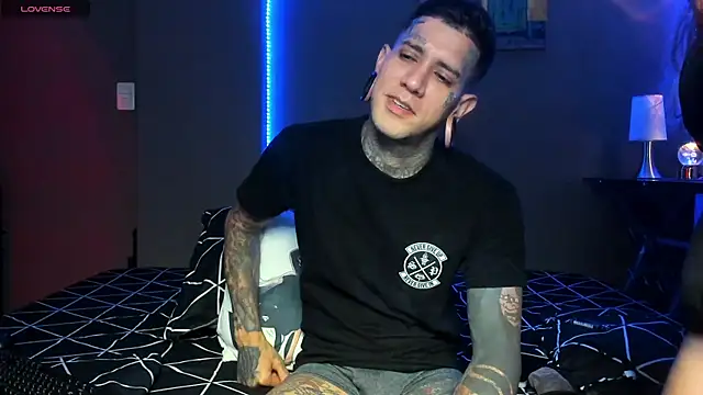 cleoo jhonny online show from April 1, 2026, 5:52 am