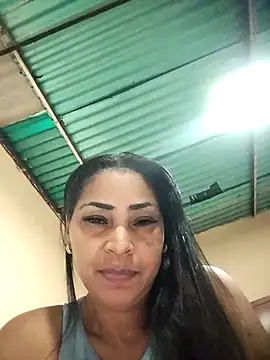 Snapshot of Sussana_tinner chatting on October 22, 2025, 1:06 am Sussana tinner online show from October 22, 2025, 1:06 am