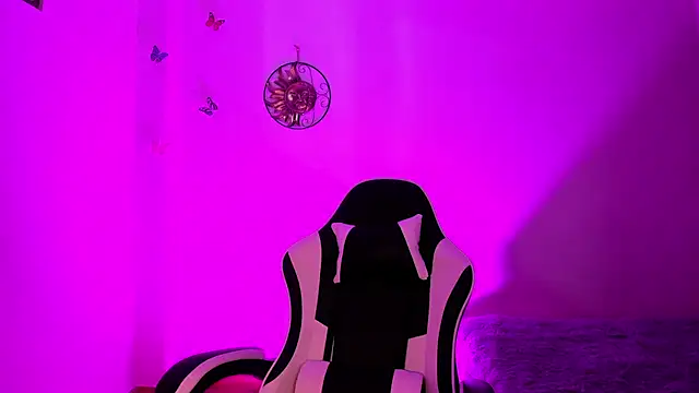 Snapshot of Soouf_ chatting on November 18, 2025, 10:41 am Soouf online show from November 18, 2025, 10:41 am