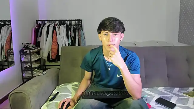 Snapshot of Will_starr chatting on February 17, 2026, 2:08 am Will starr online show from February 17, 2026, 2:08 am