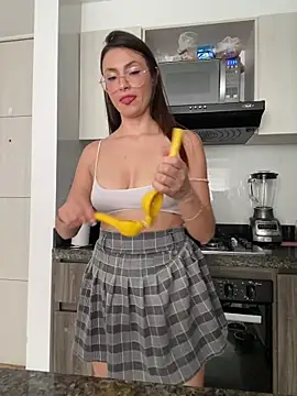 Snapshot of isa_p chatting on March 25, 2026, 12:33 pm isa p online show from March 25, 2026, 12:33 pm