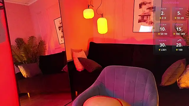 Snapshot of AshleyLuxy chatting on November 9, 2025, 9:13 pm AshleyLuxy online show from November 9, 2025, 9:13 pm