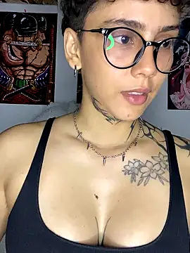 Abby Evanns1 online show from November 14, 2025, 8:02 am