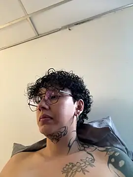 Abby Evanns1 online show from February 26, 2026, 1:43 pm