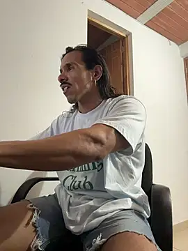 Snapshot of caiiobahia chatting on December 19, 2025, 3:57 am caiiobahia online show from December 19, 2025, 3:57 am