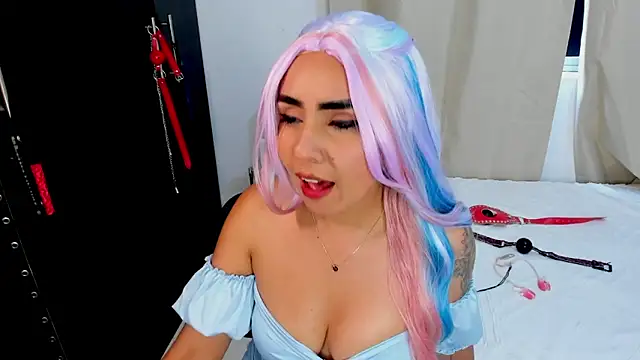 Emilyvalk  online show from February 14, 2026, 9:44 pm