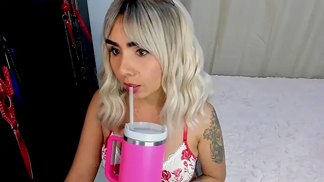 Emilyvalk  online show from March 7, 2026, 9:01 pm