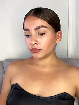 Snapshot of Talia_Bonet chatting on October 22, 2025, 3:34 pm Talia Bonet online show from October 22, 2025, 3:34 pm