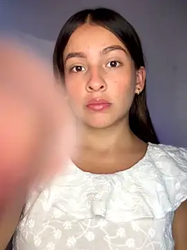 Snapshot of Talia_Bonet chatting on February 2, 2026, 1:43 pm Talia Bonet online show from February 2, 2026, 1:43 pm