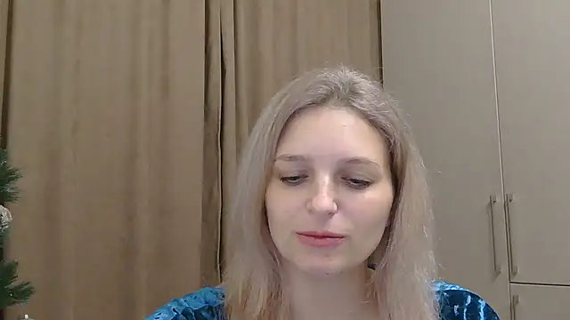 Snapshot of ElisSky301 chatting on December 19, 2025, 9:22 pm ElisSky301 online show from December 19, 2025, 9:22 pm