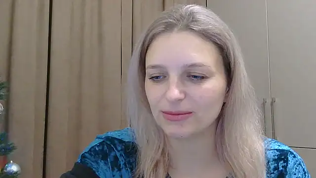 Snapshot of ElisSky301 chatting on December 20, 2025, 9:33 pm ElisSky301 online show from December 20, 2025, 9:33 pm