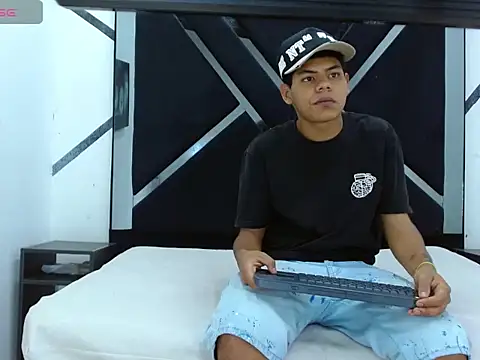 Yordi Alpha online show from November 5, 2025, 1:11 pm