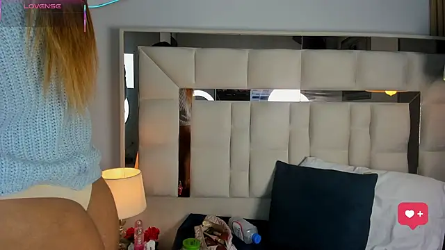 AnguelJones online show from December 4, 2025, 4:22 am