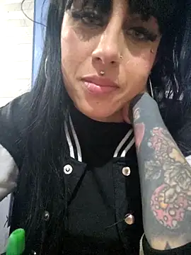 HaryBlair online show from December 18, 2025, 11:44 pm