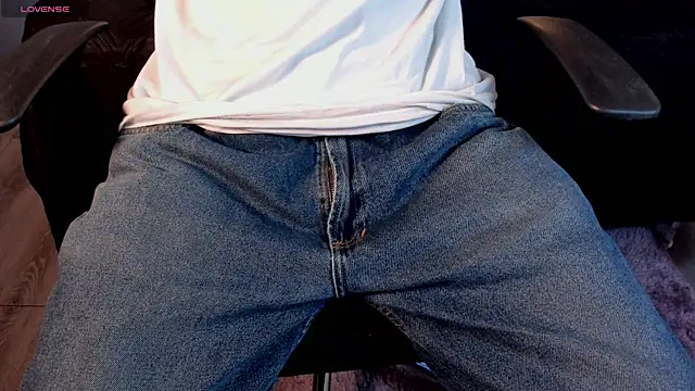 Lil James online show from November 19, 2025, 8:09 pm